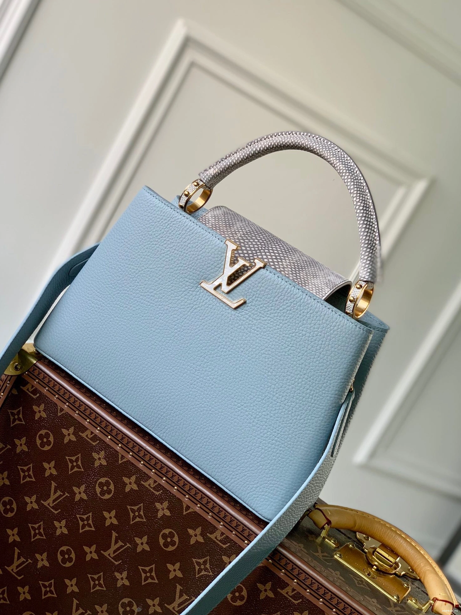 WIS CAPUCINES VUITTON LOUIS MM 1120